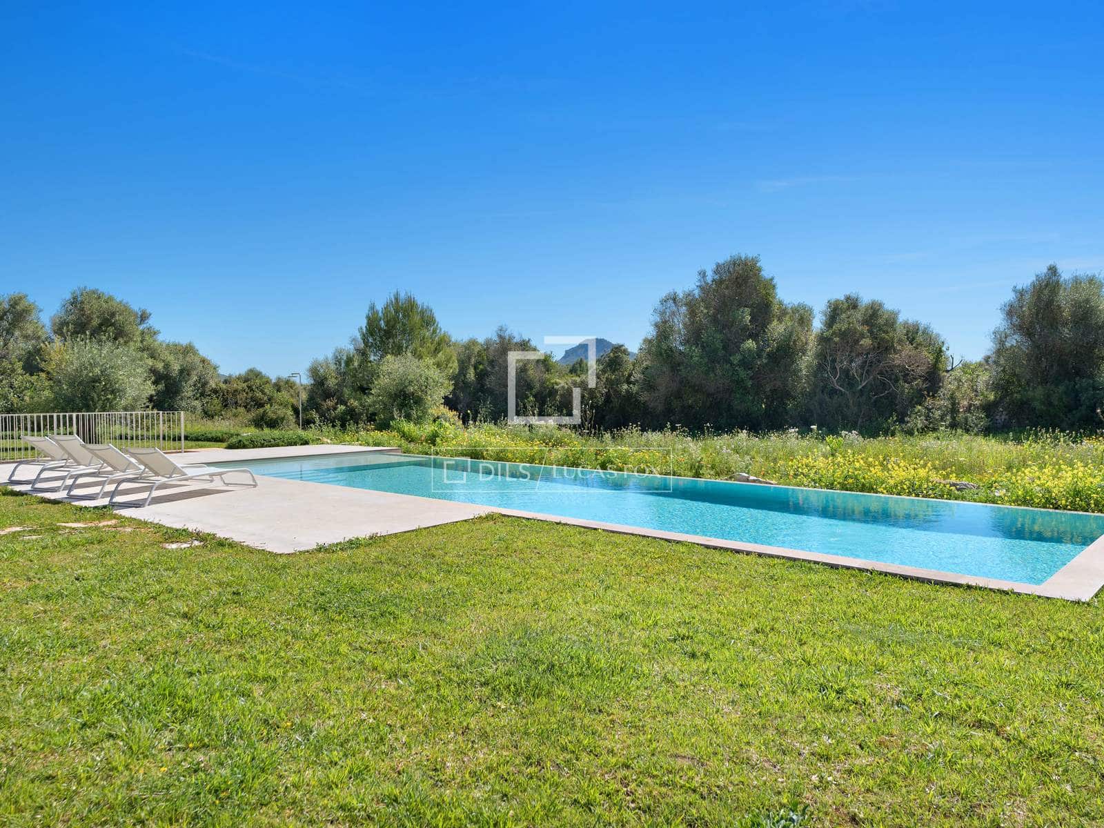 4 soveværelse Finca/Landehus til salg i Canyamel med swimmingpool garage - € 3.900.000 (Ref: 9468811)