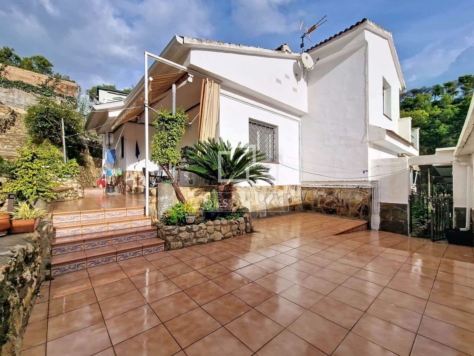 5 soverom Finca/Herregård til salgs i Cubelles med garasje - € 330 000 (Ref: 9468813)