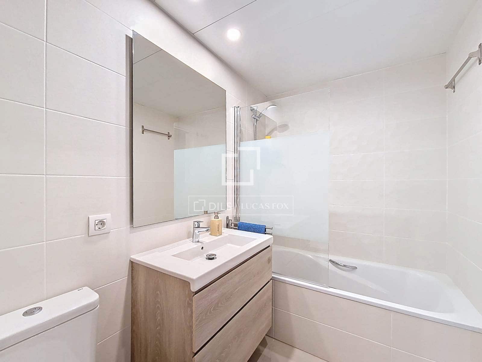 2 bedroom Apartment for sale in Vilanova i la Geltru with pool - € 449,900 (Ref: 9469885)