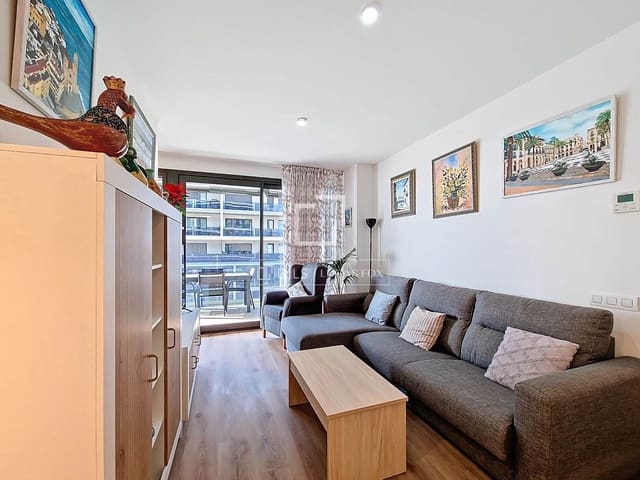 2 bedroom Apartment for sale in Vilanova i la Geltrú with pool - € 449,900 (Ref: 9469885)