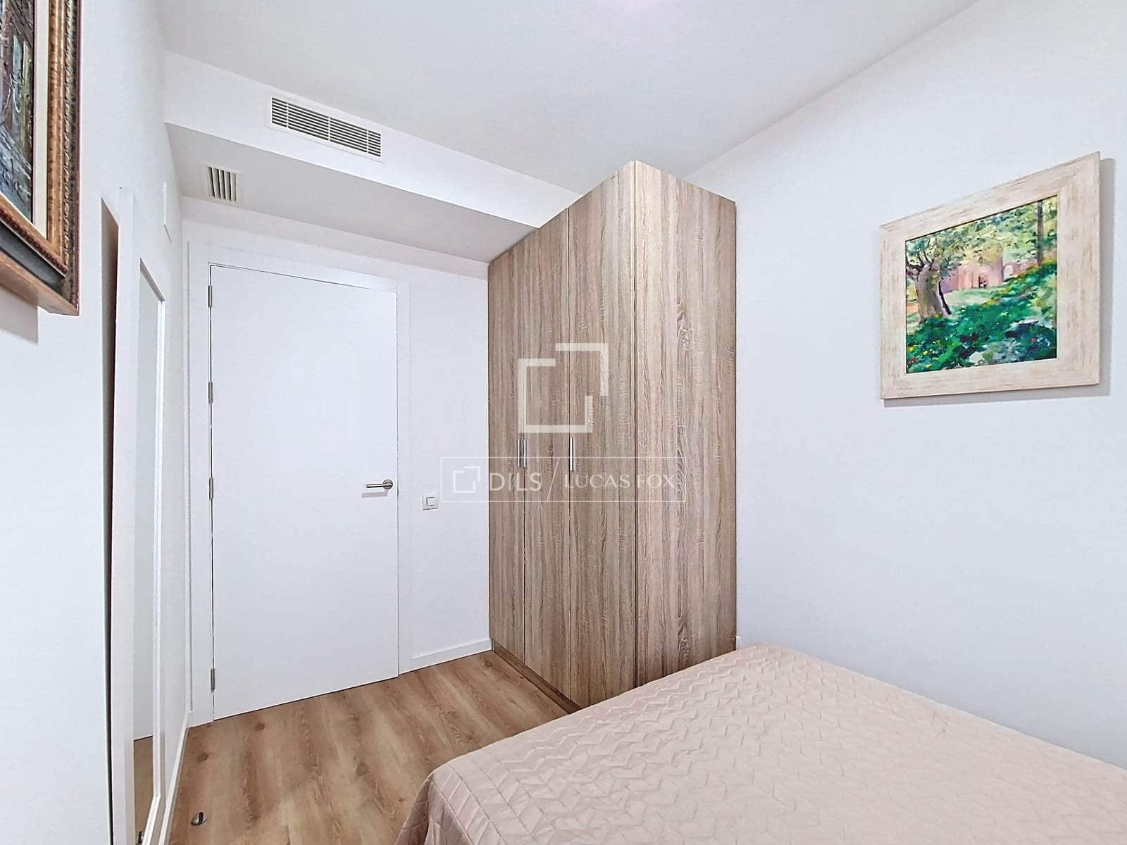 2 bedroom Apartment for sale in Vilanova i la Geltru with pool - € 449,900 (Ref: 9469885)