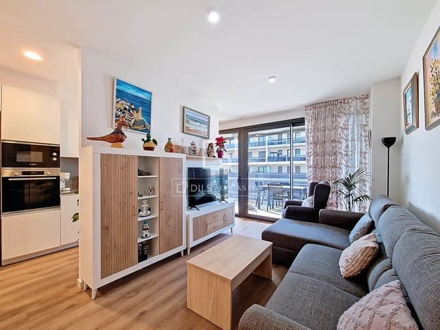 2 bedroom Apartment for sale in Vilanova i la Geltrú with pool - € 449,900 (Ref: 9469885)