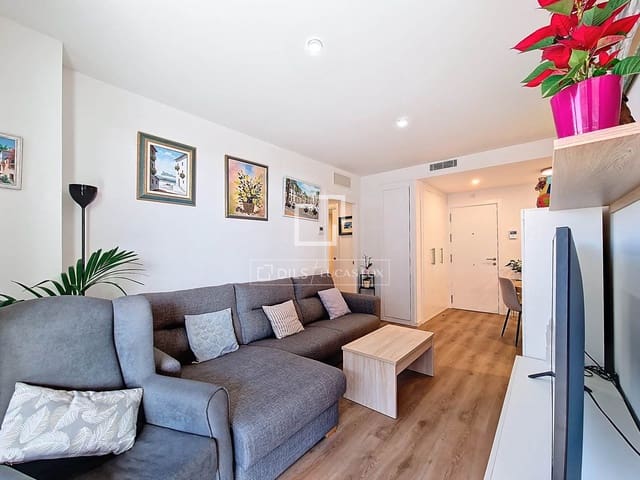 2 bedroom Apartment for sale in Vilanova i la Geltrú with pool - € 449,900 (Ref: 9469885)