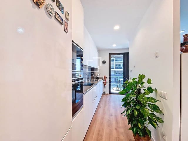 2 bedroom Apartment for sale in Vilanova i la Geltrú with pool - € 449,900 (Ref: 9469885)