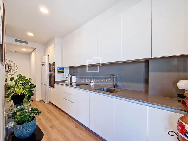 2 bedroom Apartment for sale in Vilanova i la Geltrú with pool - € 449,900 (Ref: 9469885)