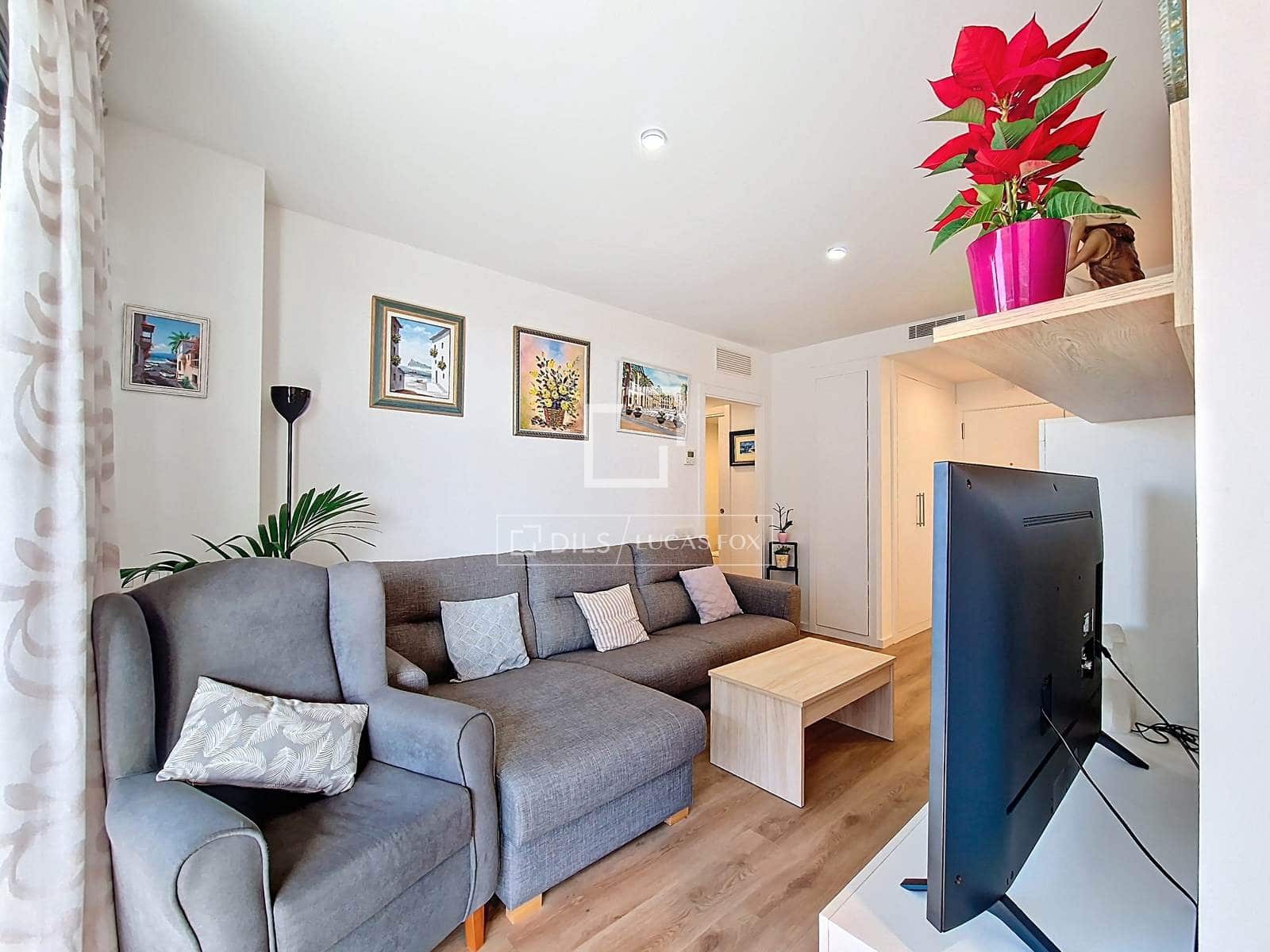 2 bedroom Apartment for sale in Vilanova i la Geltru with pool - € 449,900 (Ref: 9469885)