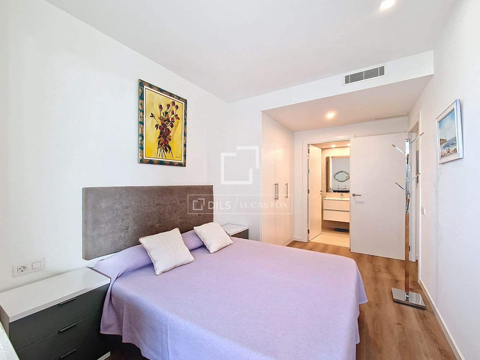 2 bedroom Apartment for sale in Vilanova i la Geltru with pool - € 449,900 (Ref: 9469885)