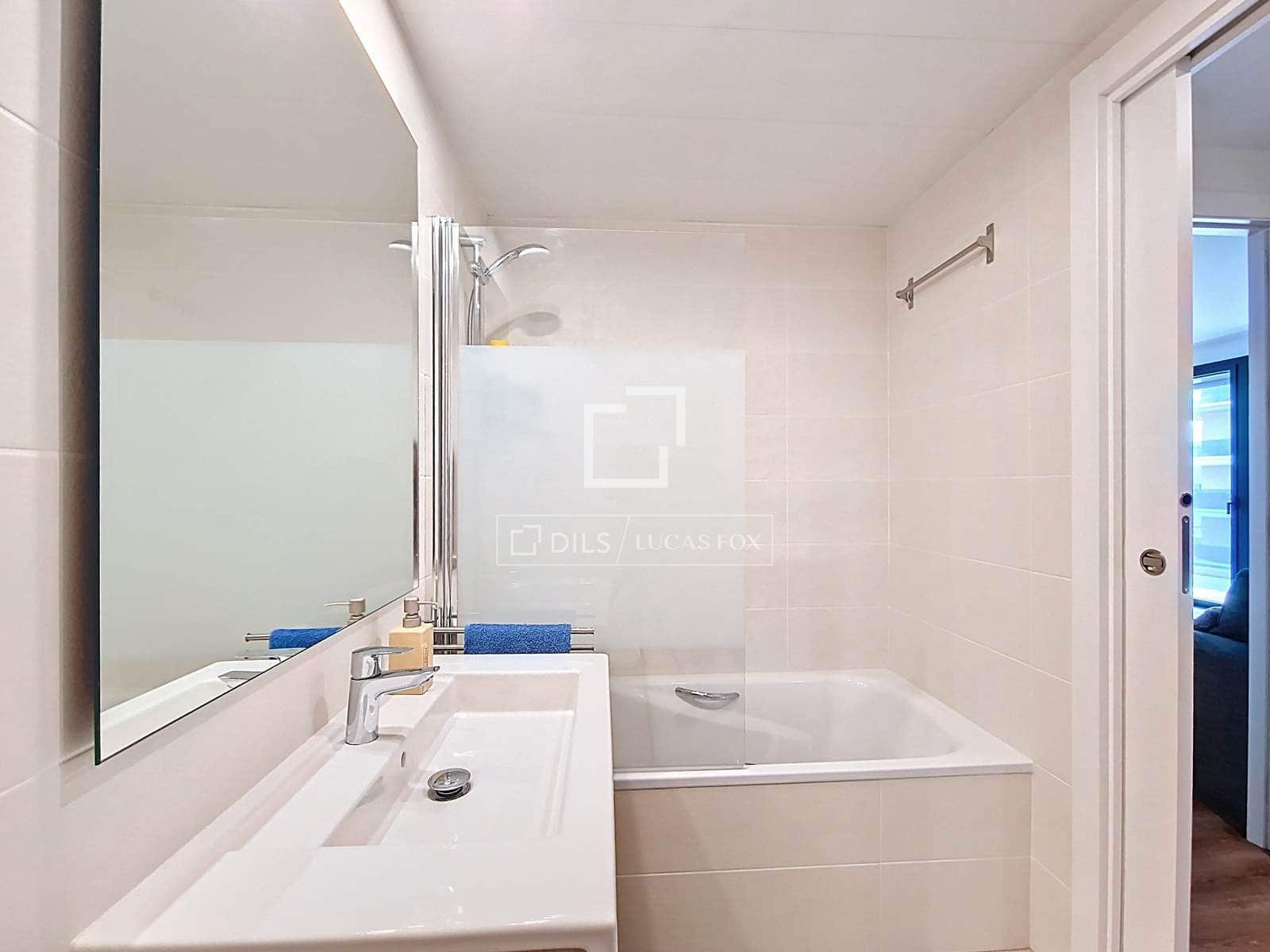 2 bedroom Apartment for sale in Vilanova i la Geltru with pool - € 449,900 (Ref: 9469885)