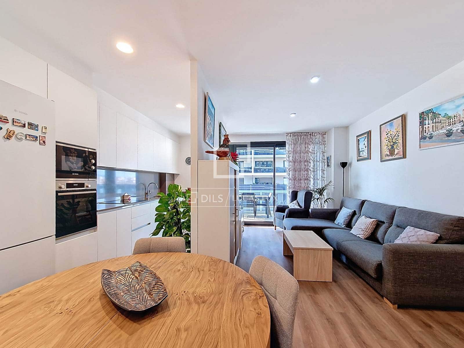 2 bedroom Apartment for sale in Vilanova i la Geltru with pool - € 449,900 (Ref: 9469885)