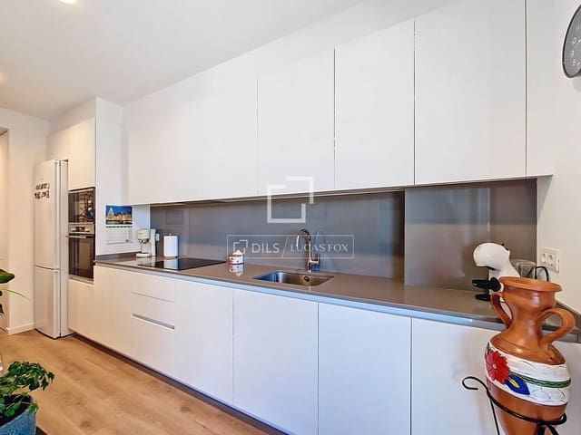2 bedroom Apartment for sale in Vilanova i la Geltrú with pool - € 449,900 (Ref: 9469885)