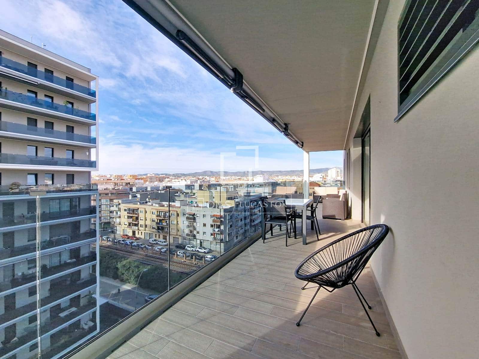 2 bedroom Apartment for sale in Vilanova i la Geltru with pool - € 449,900 (Ref: 9469885)