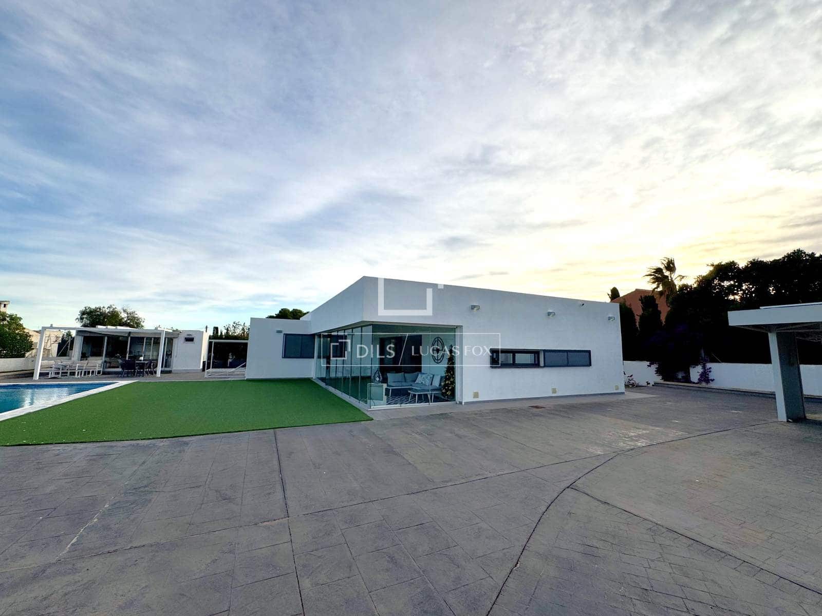 Villa/Maison de 3 chambres à louer à Muchamiel / Mutxamel avec piscine - 3 500 € (Ref: 9469981)