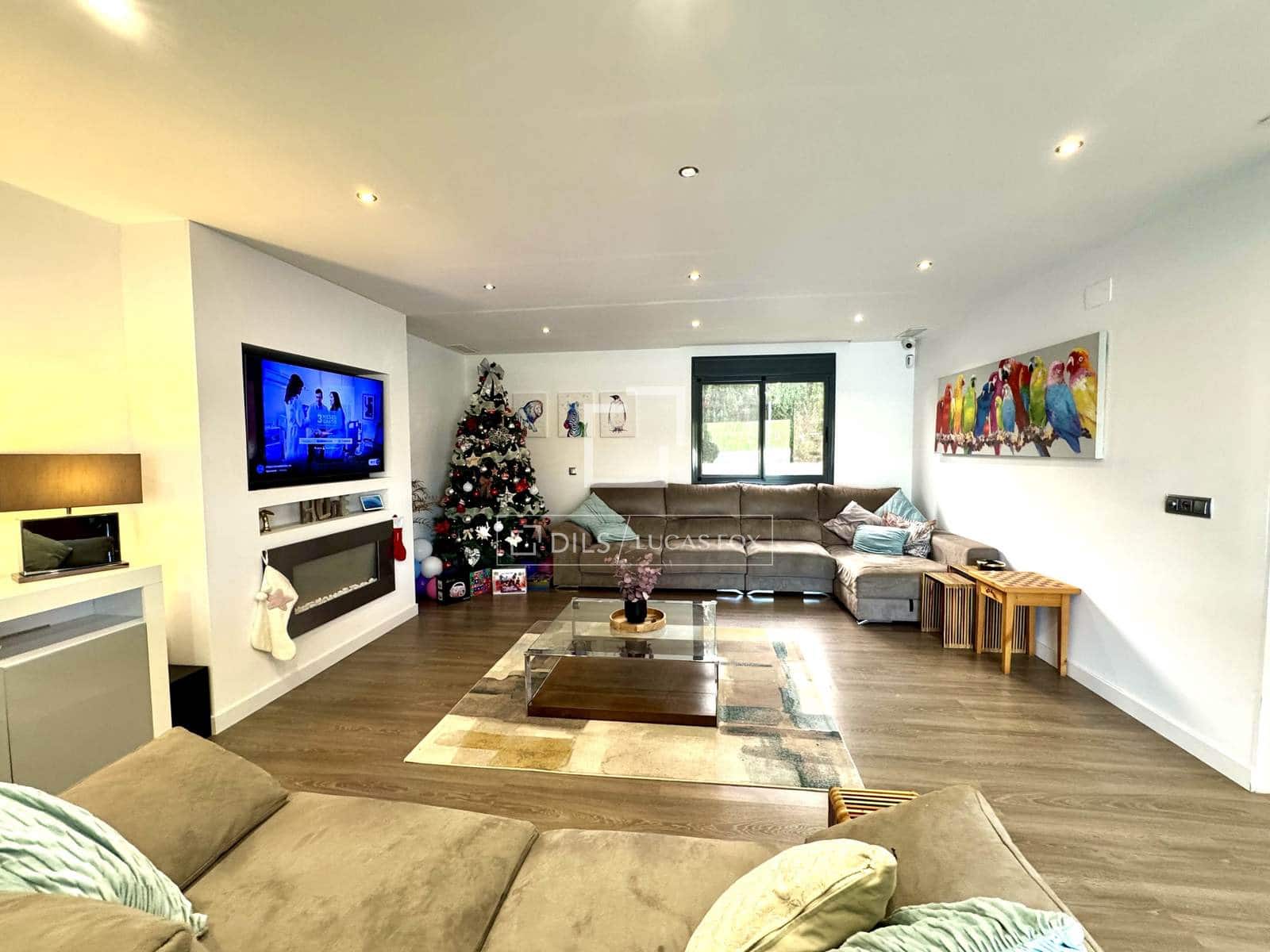 Villa/Maison de 3 chambres à louer à Muchamiel / Mutxamel avec piscine - 3 500 € (Ref: 9469981)