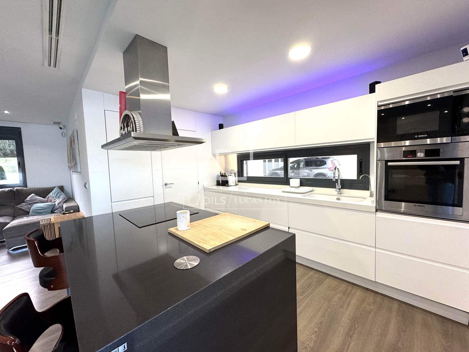 Villa/Maison de 3 chambres à louer à Muchamiel / Mutxamel avec piscine - 3 500 € (Ref: 9469981)