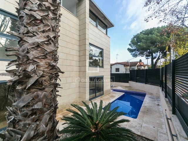 4 slaapkamer Villa te koop in Valldoreix, Sant Cugat del Vallès - € 1.950.000 (Ref: 9470125)