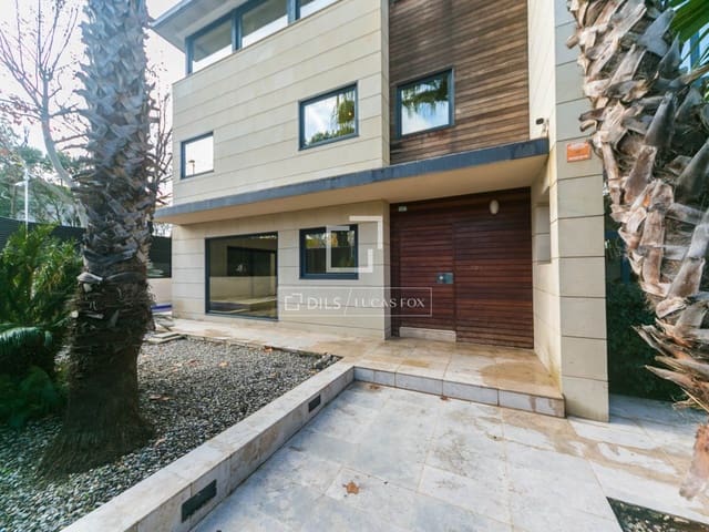 4 slaapkamer Villa te koop in Valldoreix, Sant Cugat del Vallès - € 1.950.000 (Ref: 9470125)