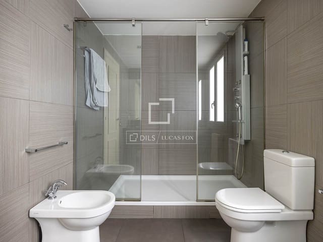 3 slaapkamer Appartement te huur in Barcelona stad - € 5.800 (Ref: 9471261)