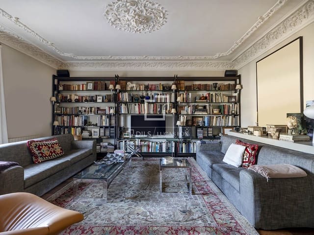 3 slaapkamer Appartement te huur in Barcelona stad - € 5.800 (Ref: 9471261)