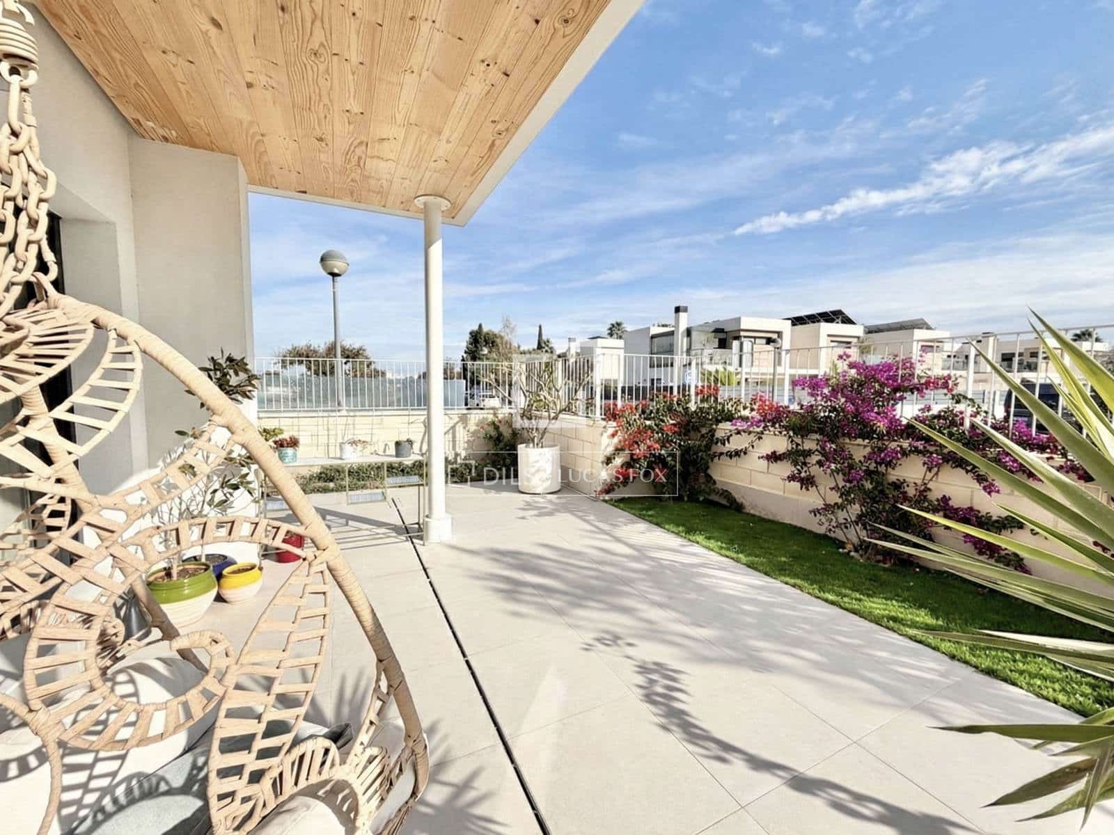 2 makuuhuone Huoneisto myytävänä paikassa San Juan de Alicante / Sant Joan d'Alacant mukana uima-altaan 
autotalli - 399 900 € (Ref: 9471568)