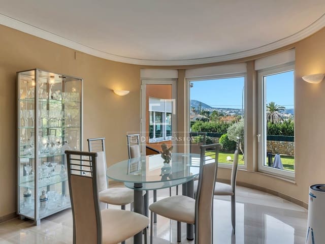 Chalet de 6 habitaciones en Dénia en venta con piscina garaje - 1.250.000 € (Ref: 9471639)