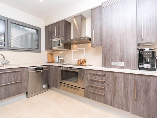 5 bedroom Villa for sale in Gavà - € 1,650,000 (Ref: 9471715)