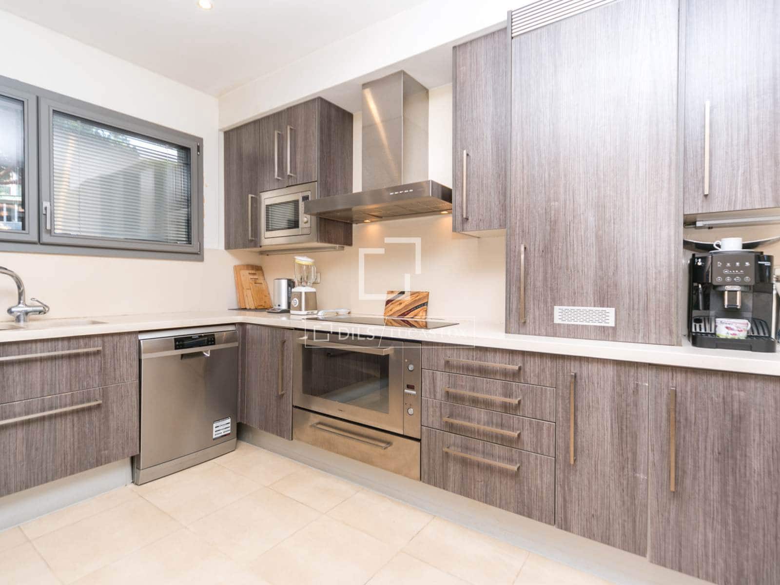 5 slaapkamer Villa te huur in Gava met zwembad garage - € 6.500 (Ref: 9471716)