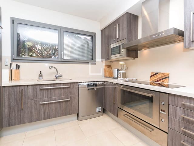 5 Zimmer Villa zu vermieten in Gavà mit Pool Garage - 6.500 € (Ref: 9471716)