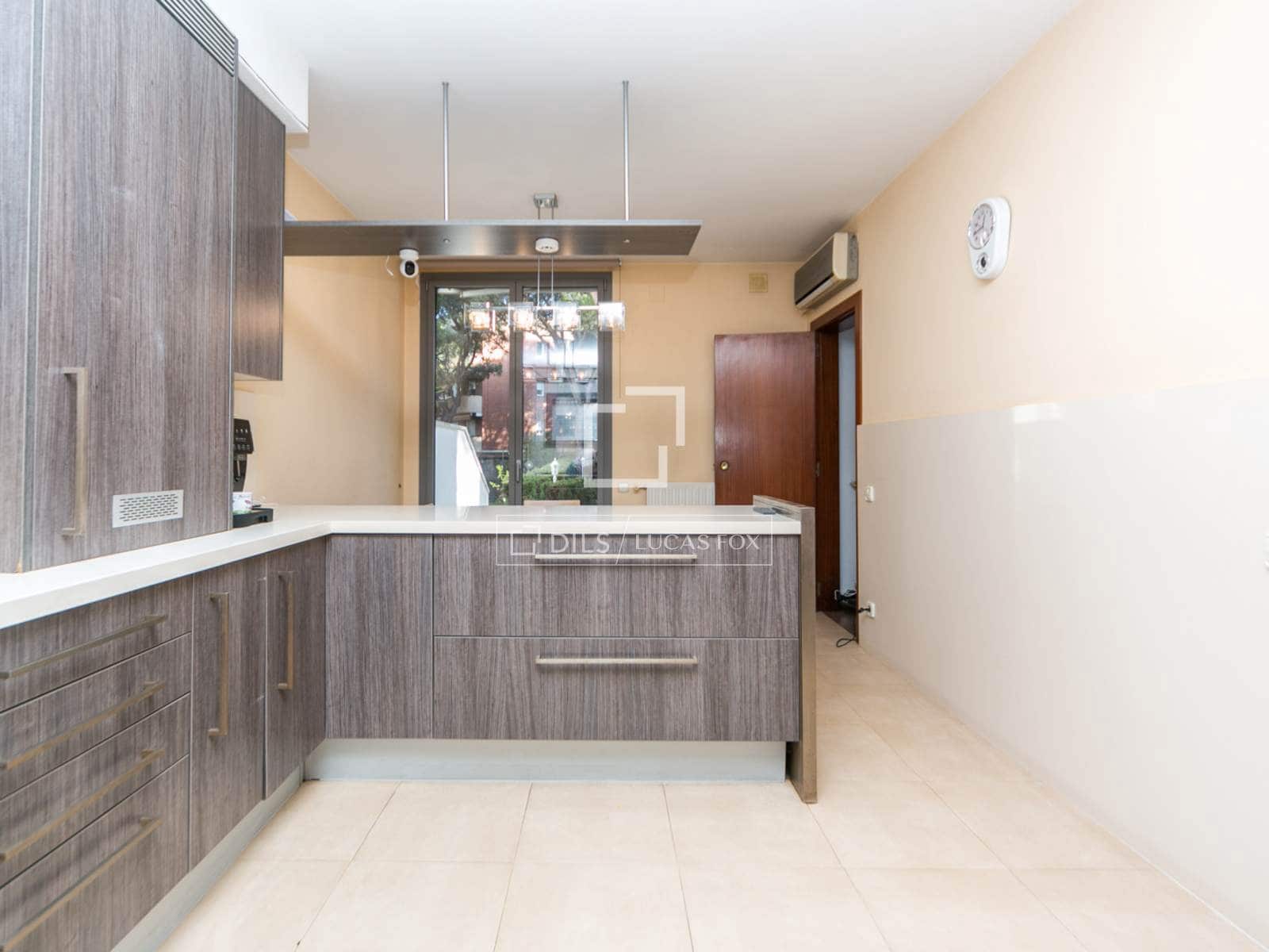 5 slaapkamer Villa te huur in Gava met zwembad garage - € 6.500 (Ref: 9471716)