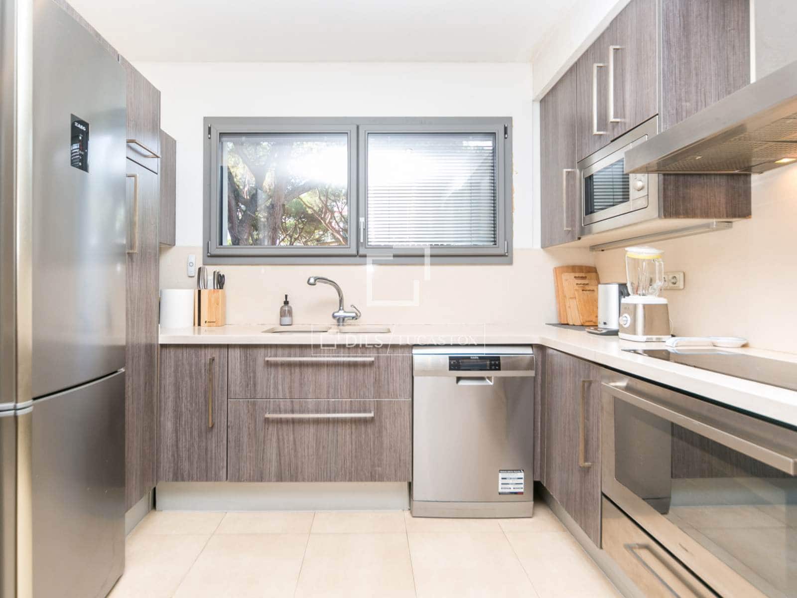 5 slaapkamer Villa te huur in Gava met zwembad garage - € 6.500 (Ref: 9471716)