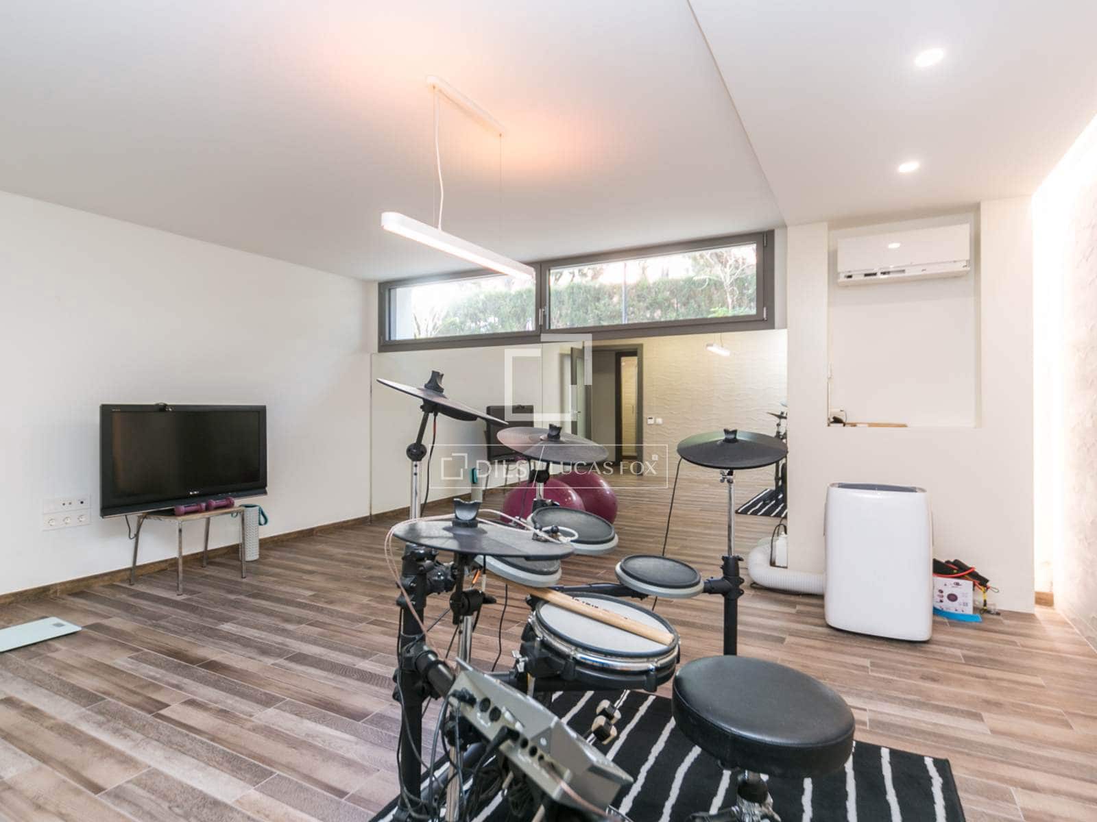 5 slaapkamer Villa te huur in Gava met zwembad garage - € 6.500 (Ref: 9471716)