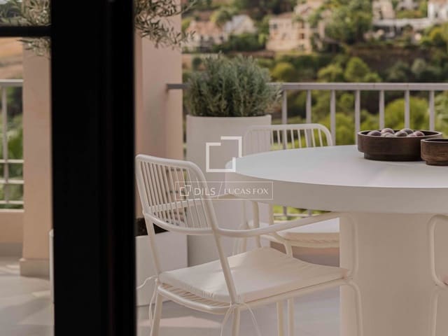 Apartamento de 3 habitaciones en Marbella en venta con piscina garaje - 849.000 € (Ref: 9473394)