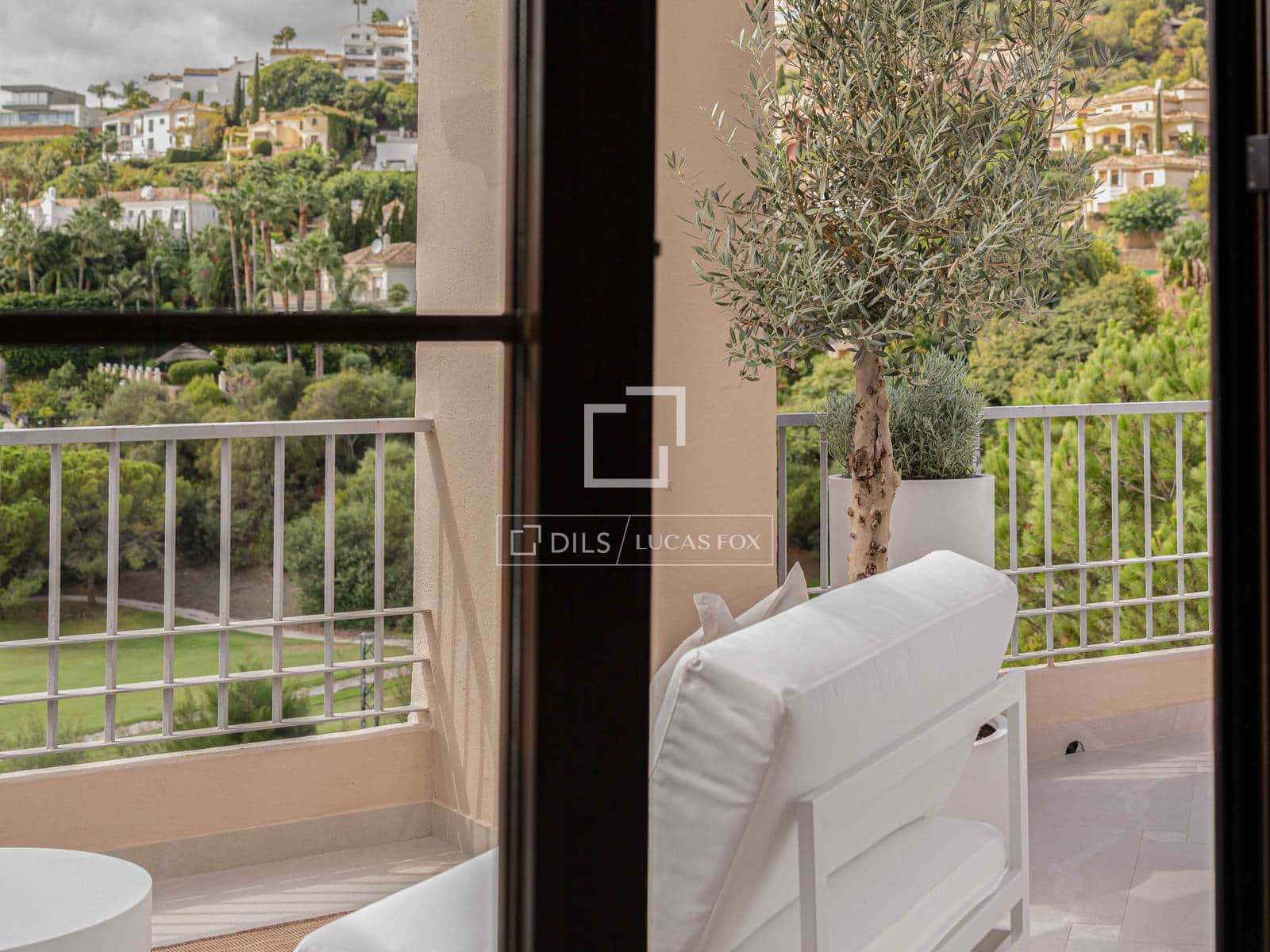 3 bedroom Apartment for sale in Marbella with pool garage - € 849,000 (Ref: 9473394)