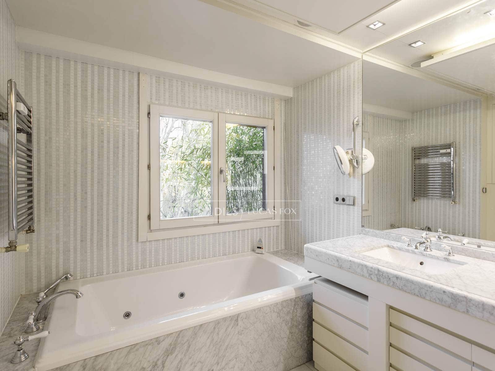 6 bedroom Apartment for rent in Madrid city with pool garage - € 8,250 (Ref: 9473454)