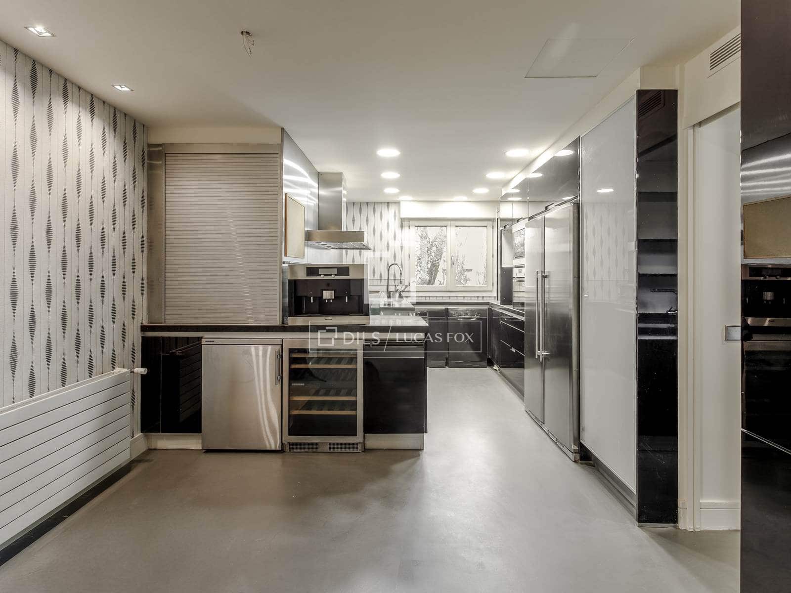 6 bedroom Apartment for rent in Madrid city with pool garage - € 8,250 (Ref: 9473454)