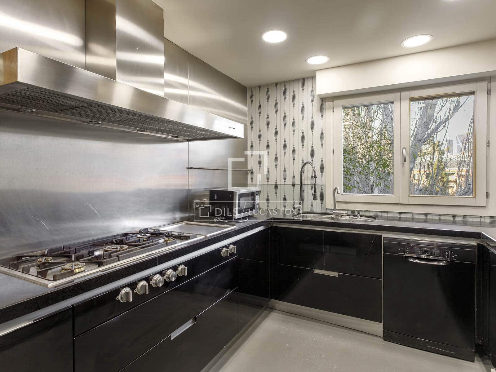 6 bedroom Apartment for rent in Madrid city with pool garage - € 8,250 (Ref: 9473454)