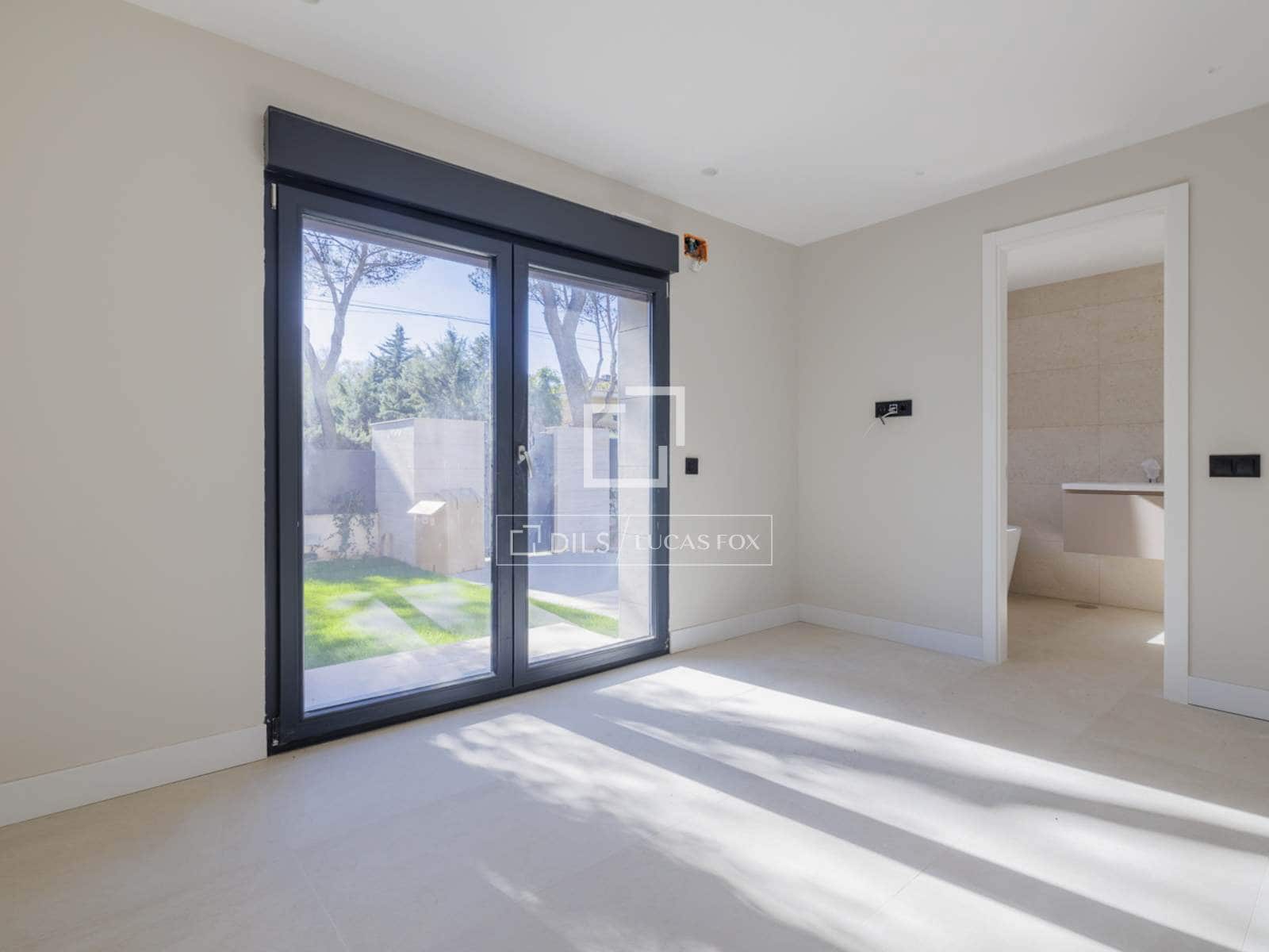 Chalet de 5 habitaciones en Boadilla del Monte en venta con piscina garaje - 3.250.000 € (Ref: 9473455)