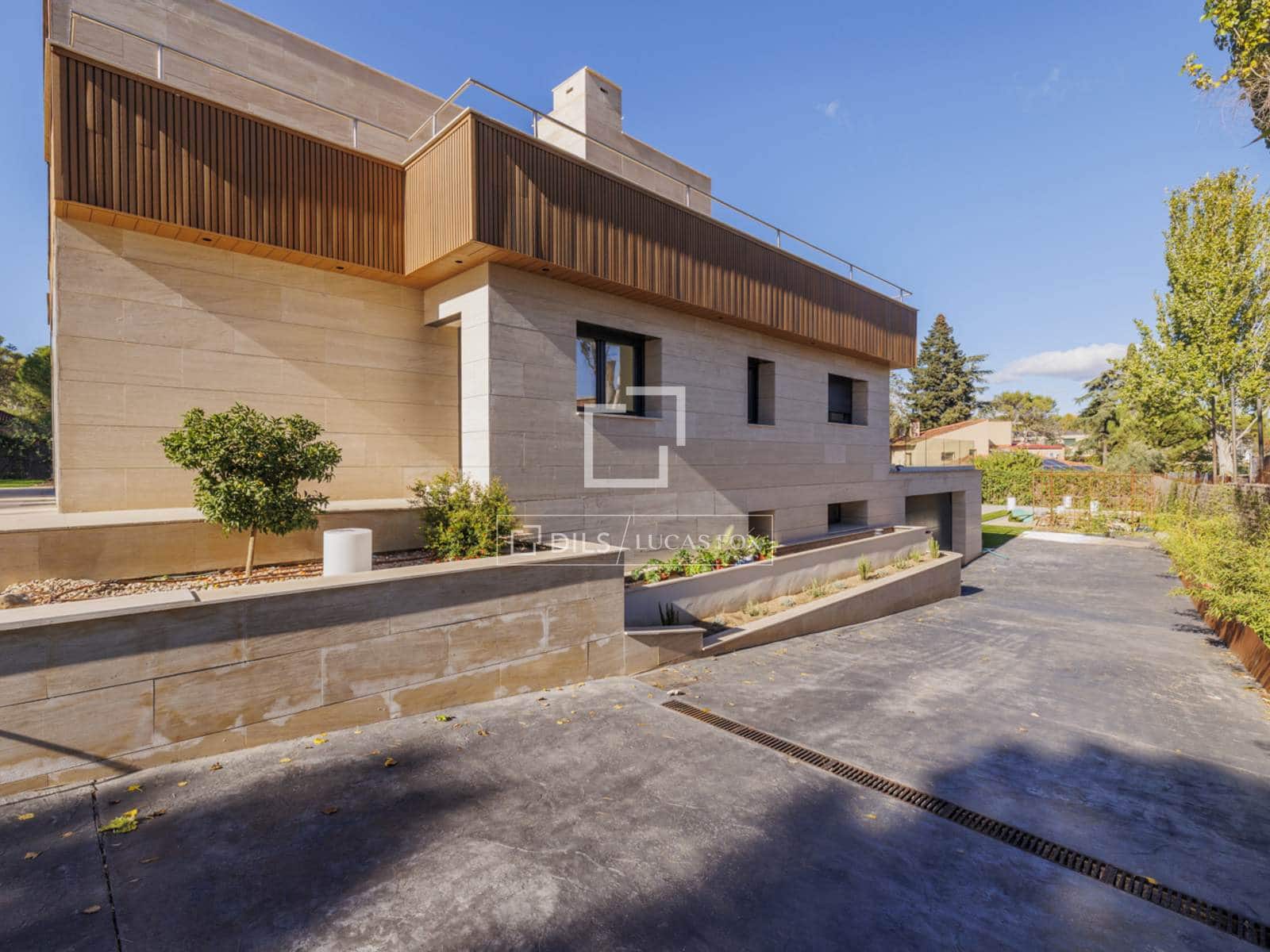 Chalet de 5 habitaciones en Boadilla del Monte en venta con piscina garaje - 3.250.000 € (Ref: 9473455)