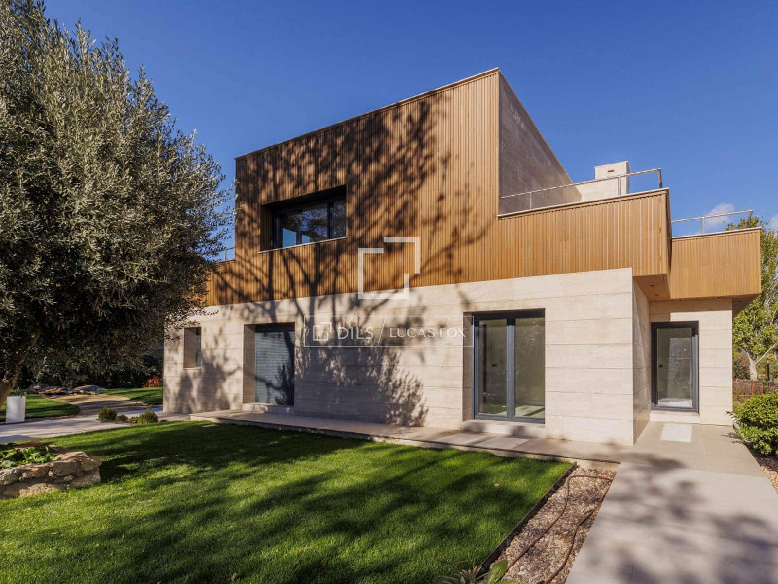 Chalet de 5 habitaciones en Boadilla del Monte en venta con piscina garaje - 3.250.000 € (Ref: 9473455)