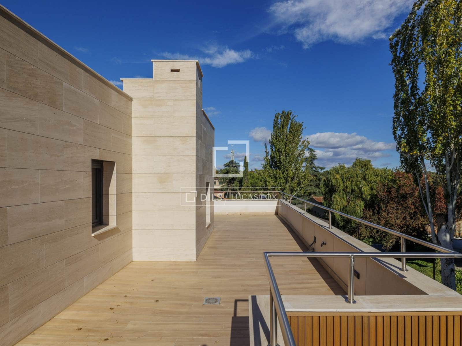 Chalet de 5 habitaciones en Boadilla del Monte en venta con piscina garaje - 3.250.000 € (Ref: 9473455)