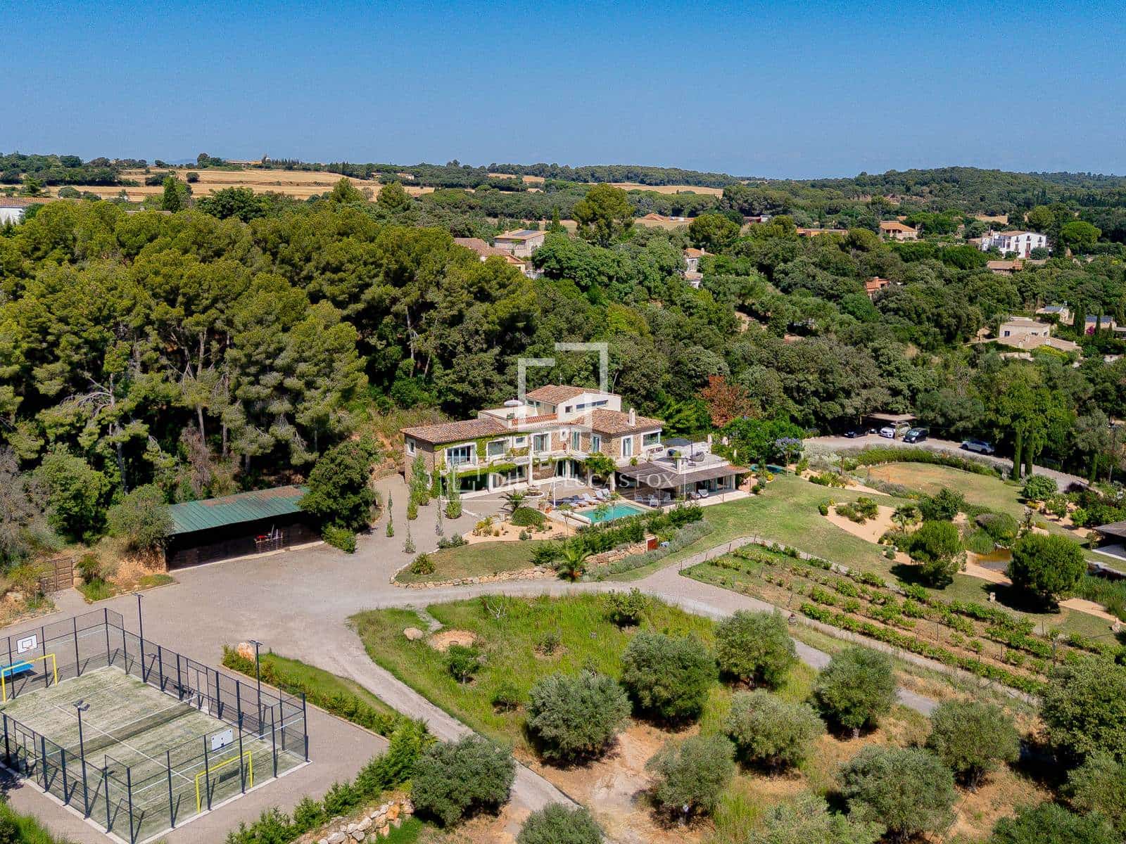 7 makuuhuone Maalaistalo myytävänä paikassa Rupia mukana uima-altaan 
autotalli - 4 100 000 € (Ref: 9474457)