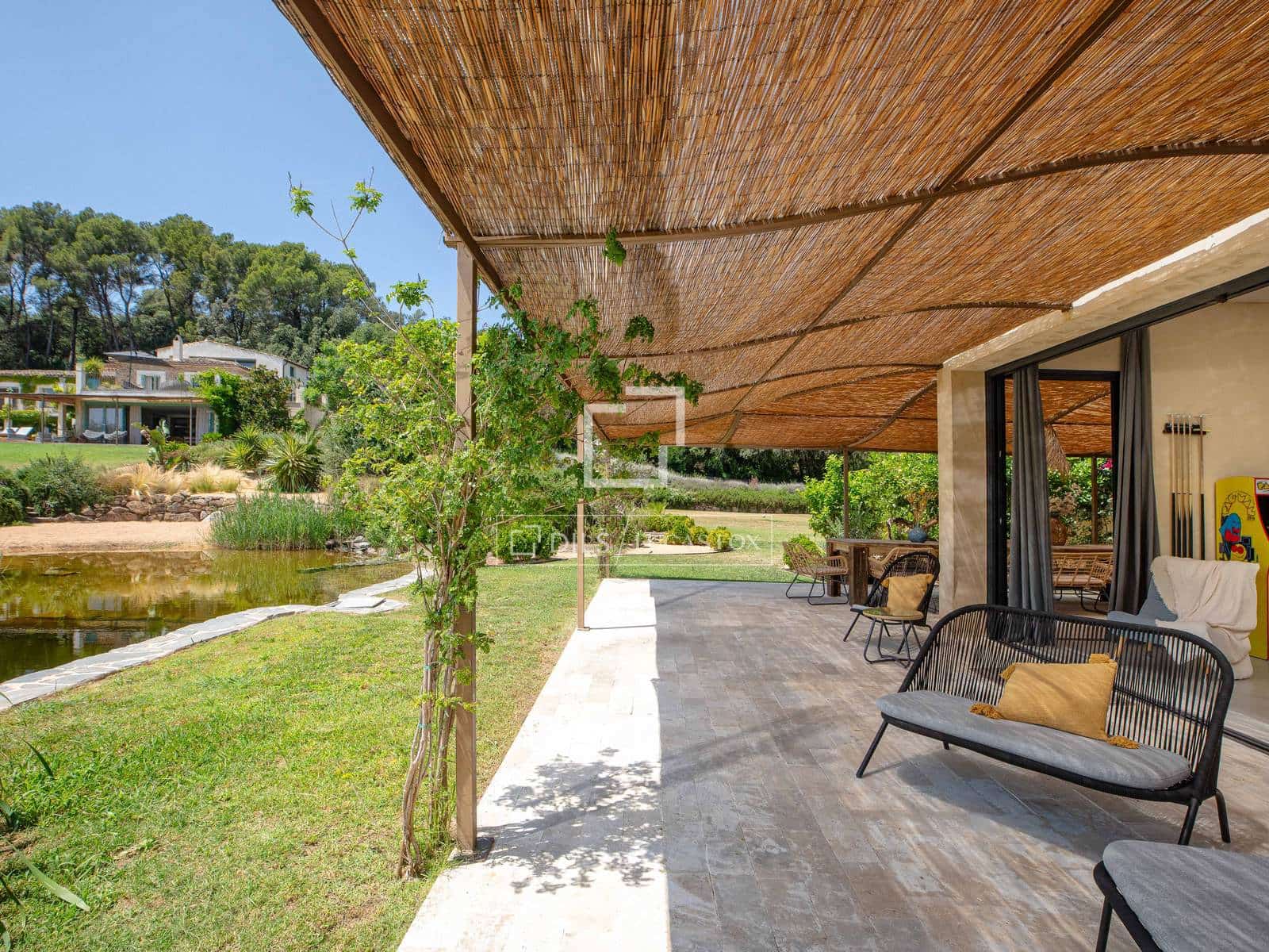 7 makuuhuone Maalaistalo myytävänä paikassa Rupia mukana uima-altaan 
autotalli - 4 100 000 € (Ref: 9474457)