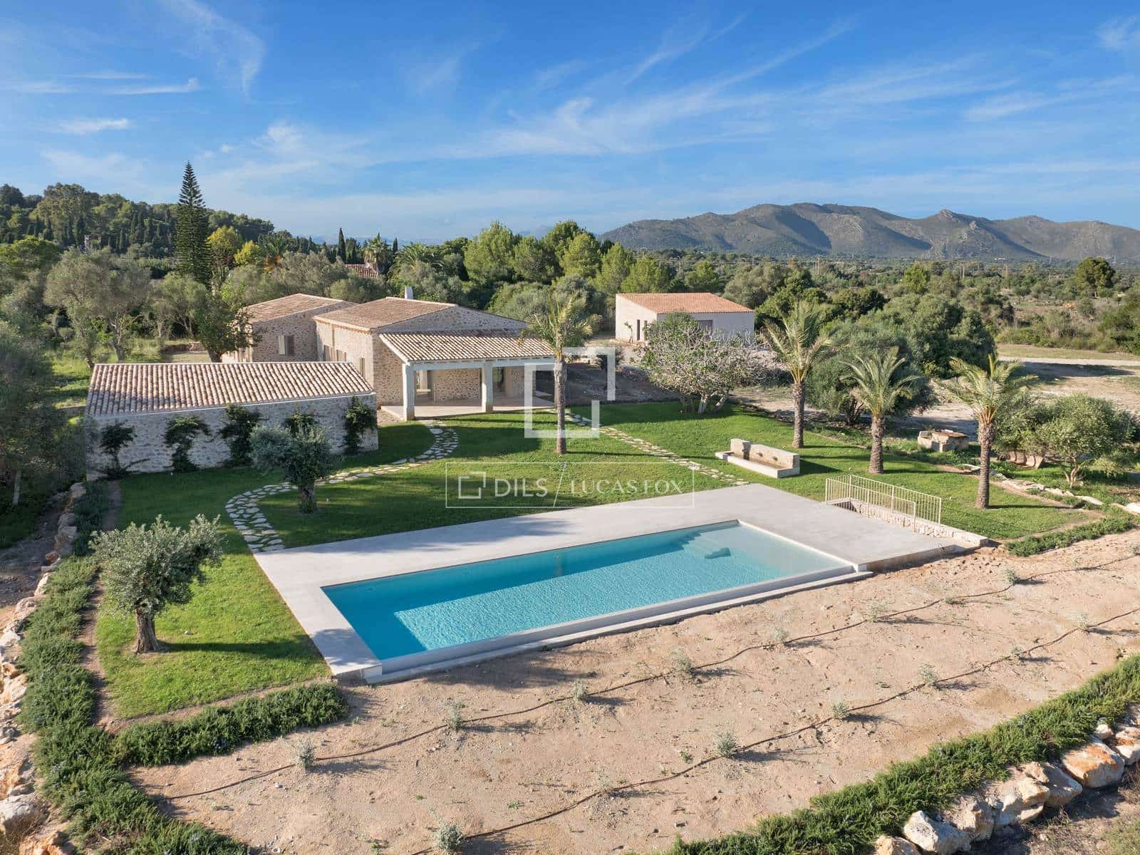 4 chambre Finca/Maison de Campagne à vendre à Canyamel avec piscine garage - 4 200 000 € (Ref: 9474458)