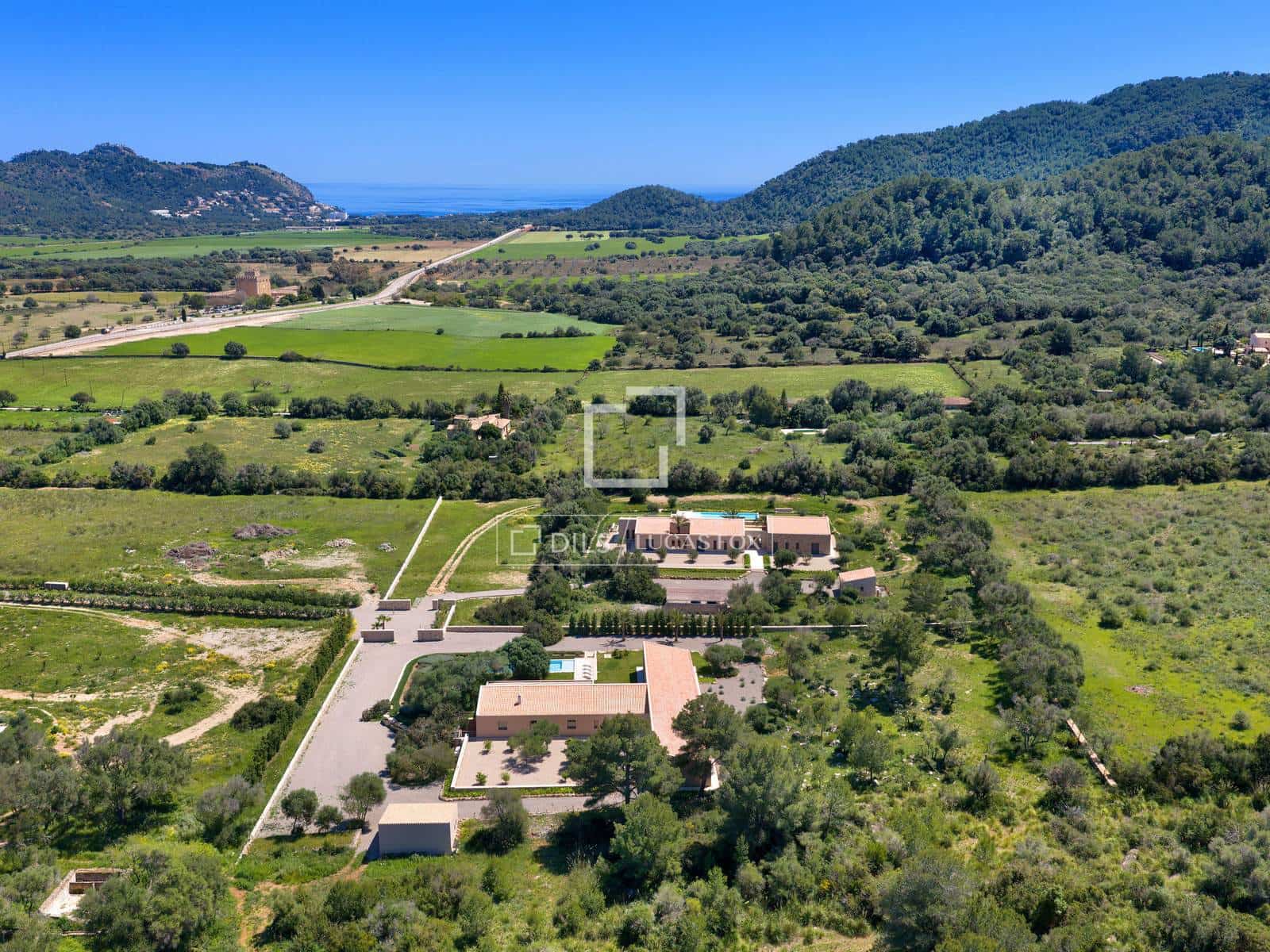 4 soveværelse Finca/Landehus til salg i Canyamel med swimmingpool garage - € 4.400.000 (Ref: 9474531)