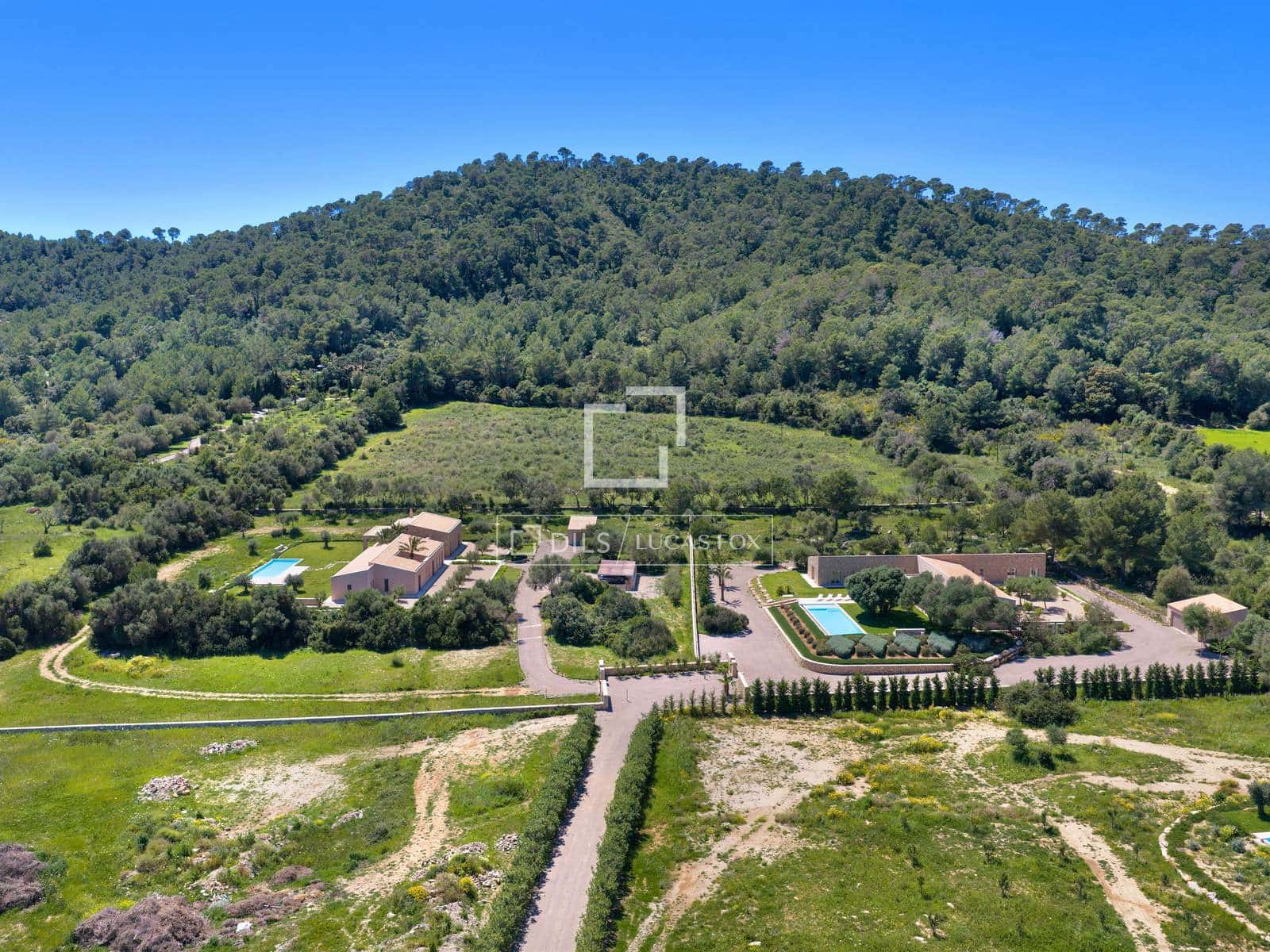 4 soveværelse Finca/Landehus til salg i Canyamel med swimmingpool garage - € 4.400.000 (Ref: 9474531)
