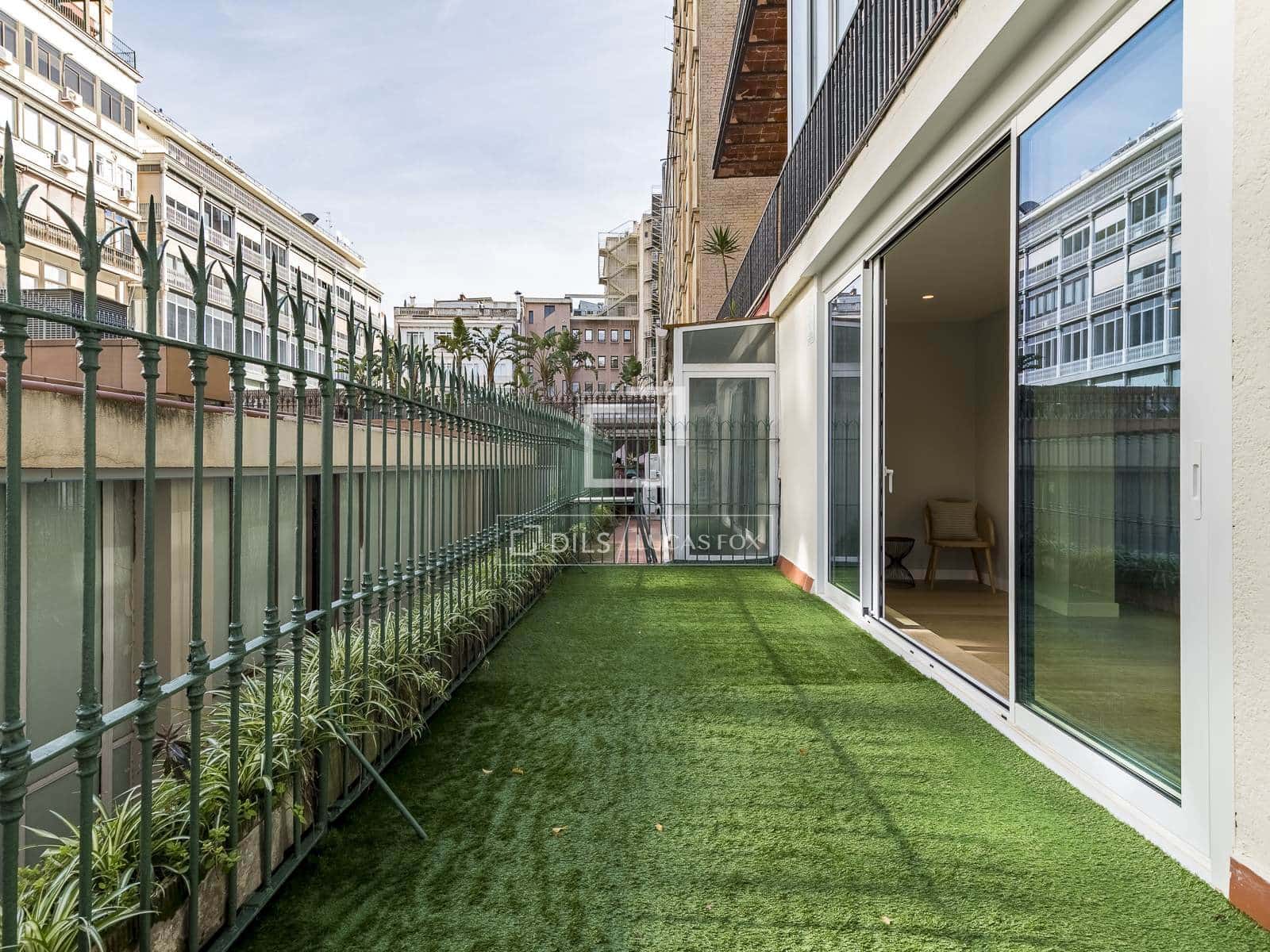 3 bedroom Apartment for sale in Barcelona city - € 1,350,000 (Ref: 9475005)