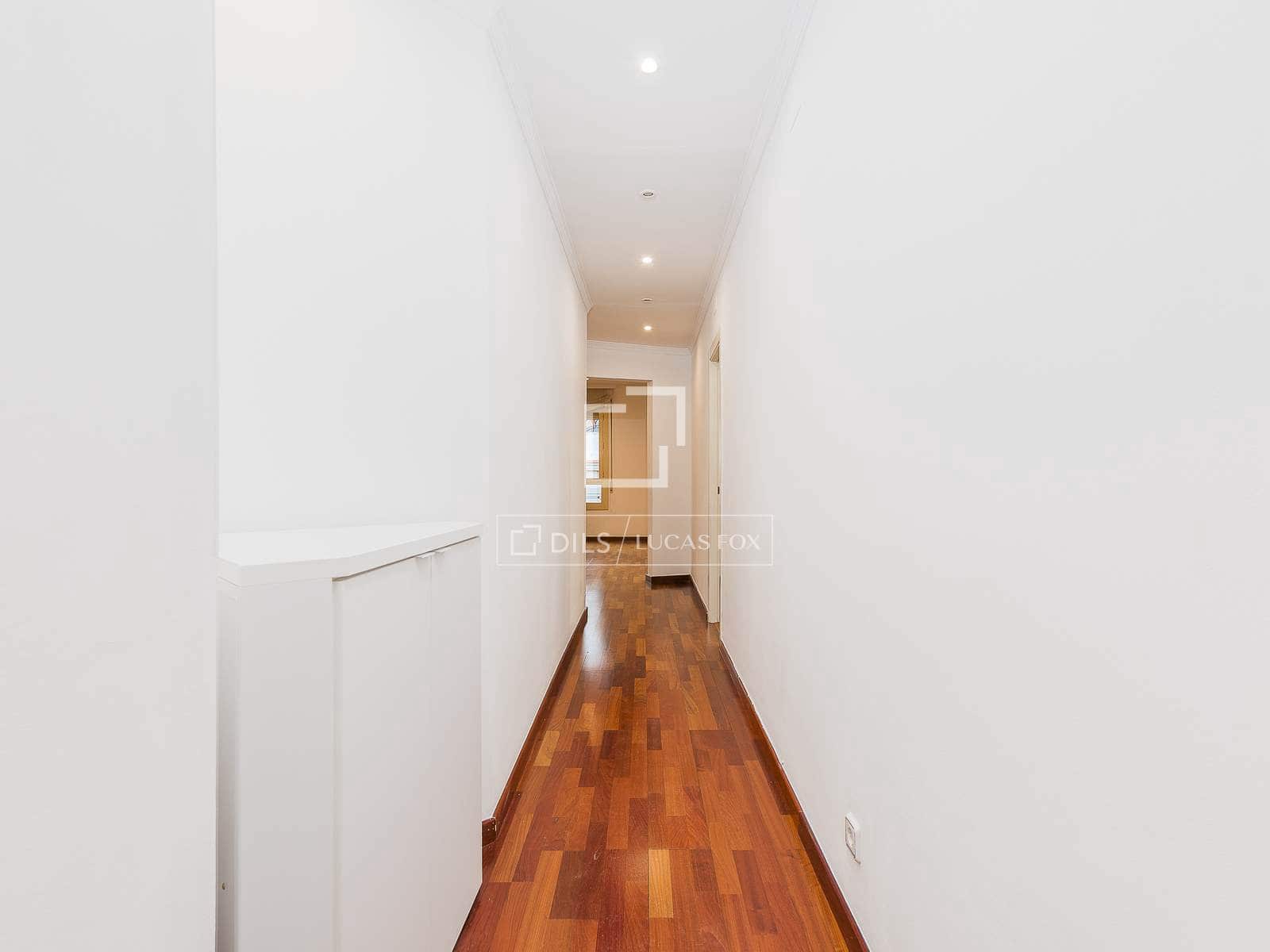 5 sovrum Lägenhet till salu i Barcelona stad med garage - 700 000 € (Ref: 9475022)