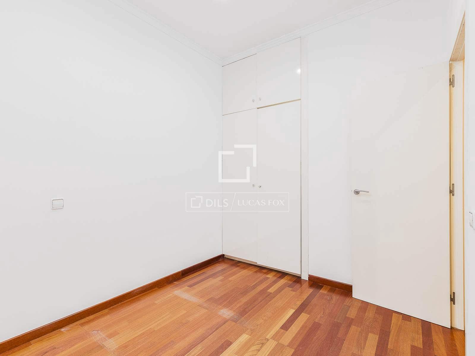 5 sovrum Lägenhet till salu i Barcelona stad med garage - 700 000 € (Ref: 9475022)