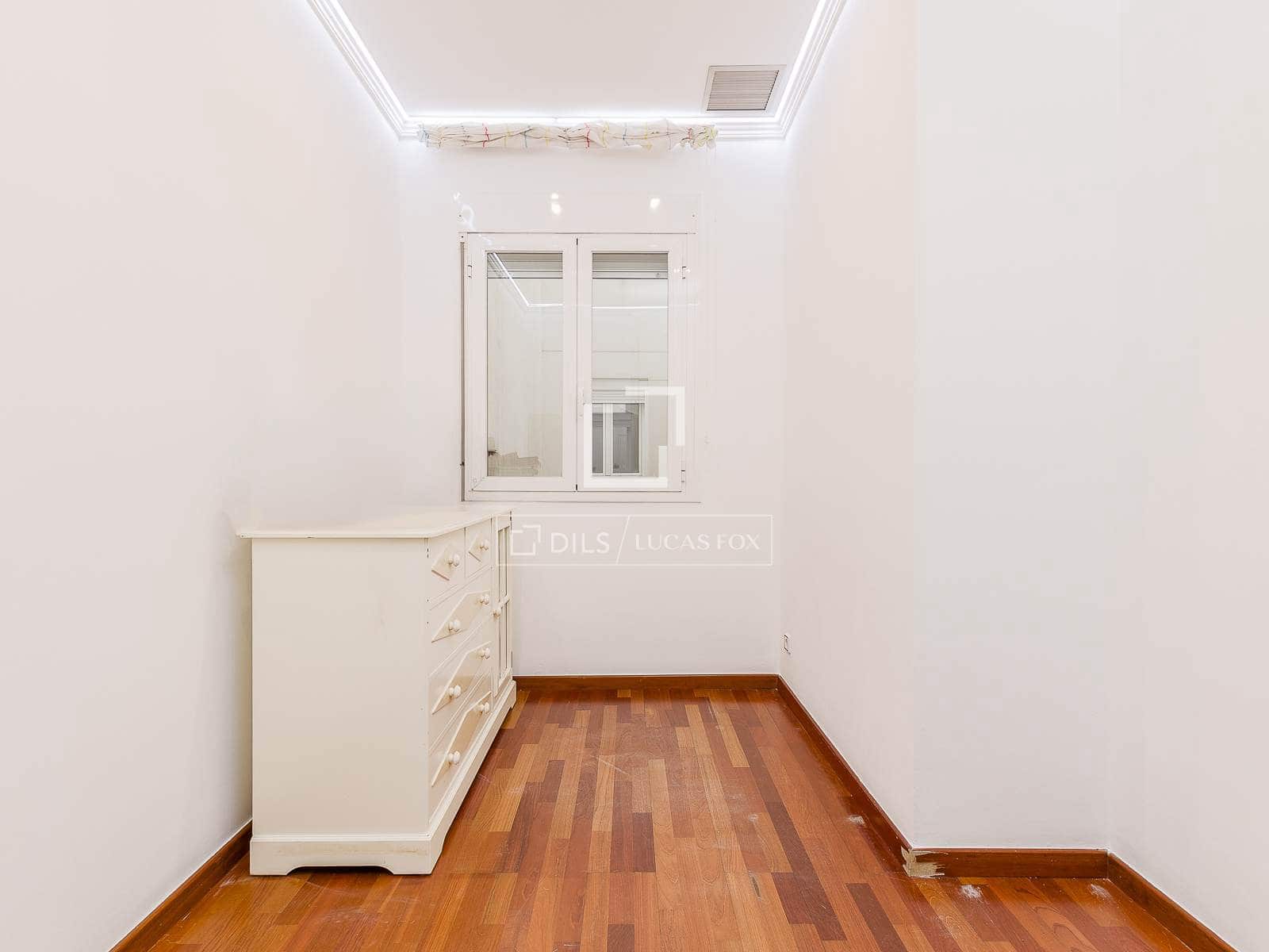 5 sovrum Lägenhet till salu i Barcelona stad med garage - 700 000 € (Ref: 9475022)