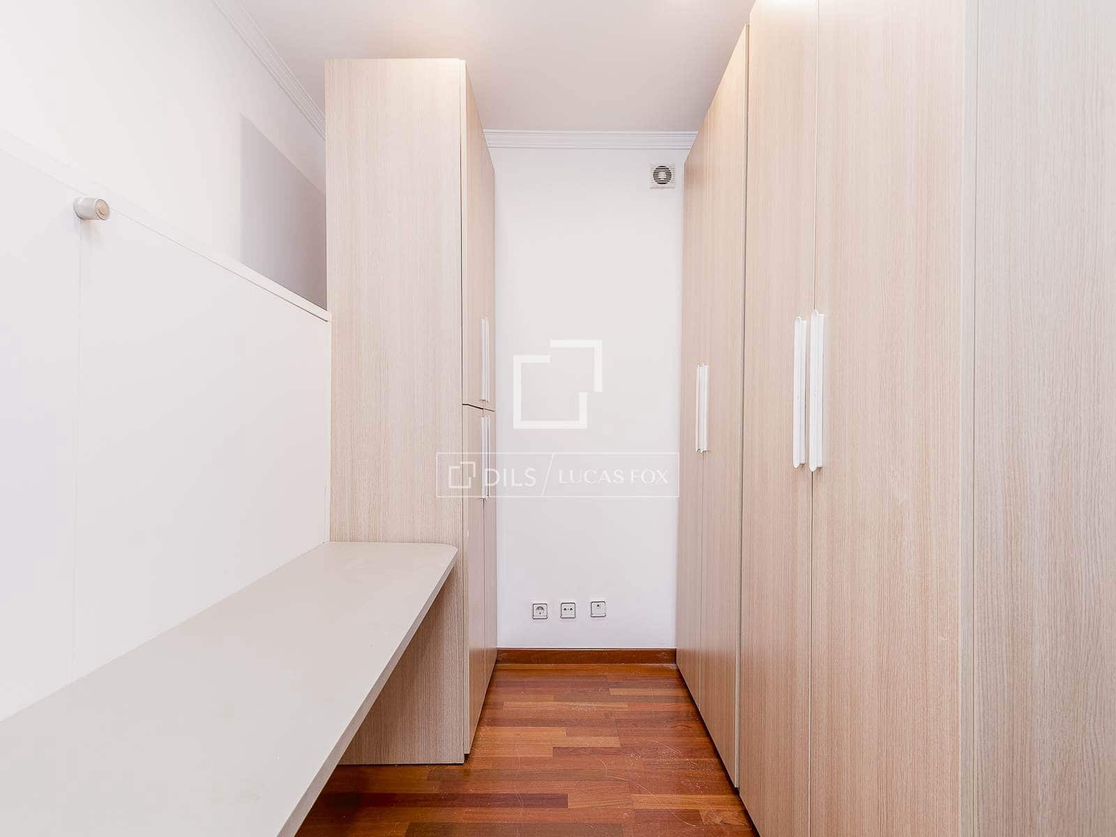 5 sovrum Lägenhet till salu i Barcelona stad med garage - 700 000 € (Ref: 9475022)