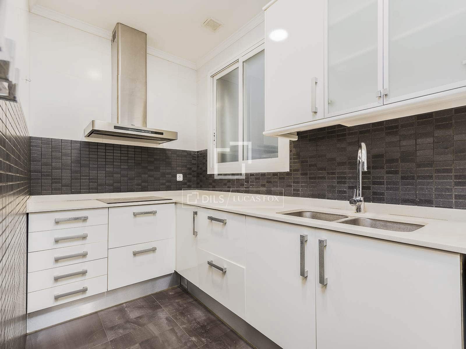 5 sovrum Lägenhet till salu i Barcelona stad med garage - 700 000 € (Ref: 9475022)